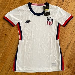 Nike women’s US soccer jersey. Never been worn